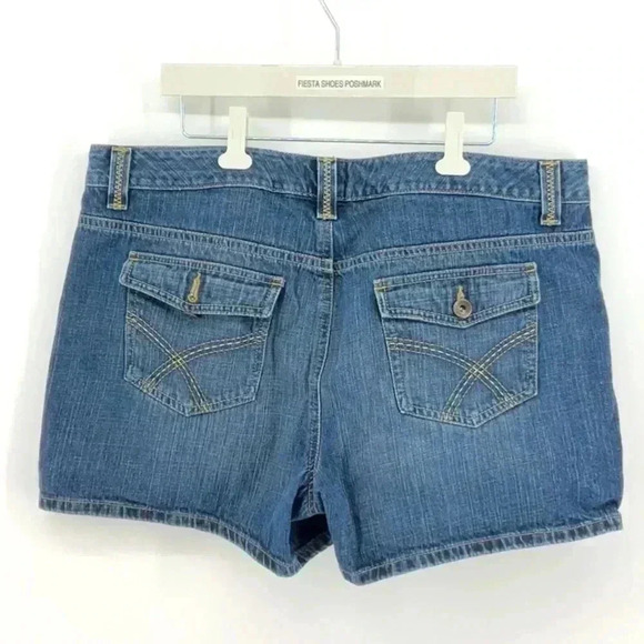 TOMMY HILFIGER WOMEN  SHORTS DENIM - Picture 2 of 3